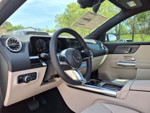 Used 2025 Mercedes-Benz GLA 250 image 9