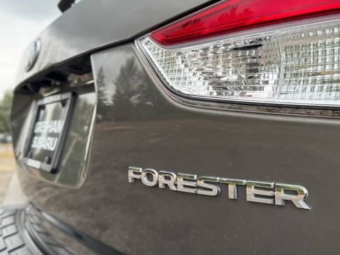 Used 2021 Subaru Forester Premium AWD/4WD image 46