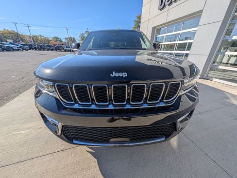 New 2025 Jeep Grand Cherokee Limited image 9