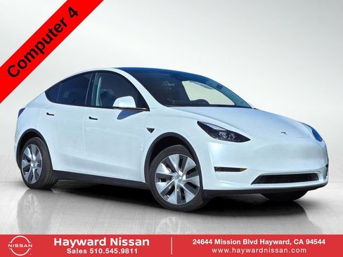 Used 2024 Tesla Model Y 2WD image 1