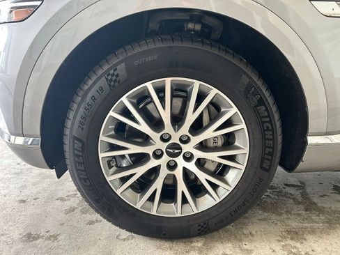 Used 2025 Genesis GV80 2.5T Standard AWD/4WD image 15