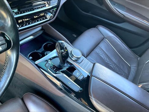 Used 2018 BMW 530i w/ Luxury Seating Package image 15