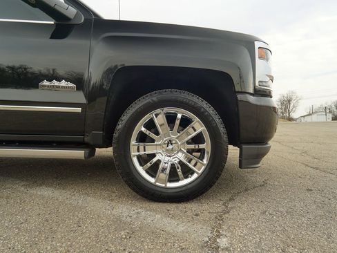 Used 2018 Chevrolet Silverado 1500 High Country image 12