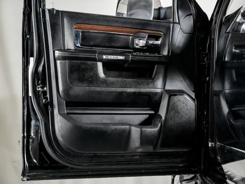 Used 2014 RAM 3500 Laramie w/ Convenience Group AWD/4WD image 31