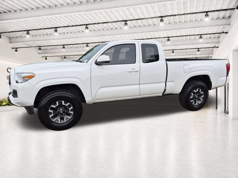 Used 2023 Toyota Tacoma SR w/ SR Convenience Package RWD image 5