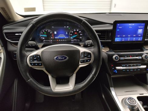 Used 2022 Ford Explorer Limited w/ Equipment Group 301A image 22