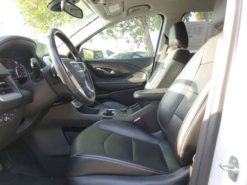 Used 2022 GMC Terrain SLT image 16