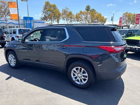 Used 2021 Chevrolet Traverse LT FWD image 19