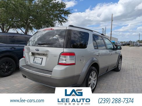 Used 2008 Ford Taurus X SEL image 3