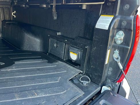 Used 2018 Toyota Tacoma TRD Off-Road w/ TRD Premium Off Road Package image 40