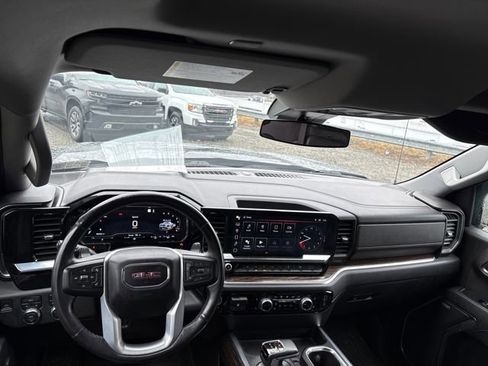 Used 2022 GMC Sierra 1500 Elevation w/ Elevation Premium Package image 10