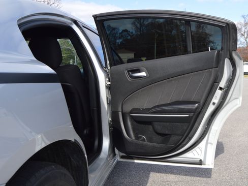 Used 2019 Dodge Charger SXT w/ Driver Confidence Group image 18