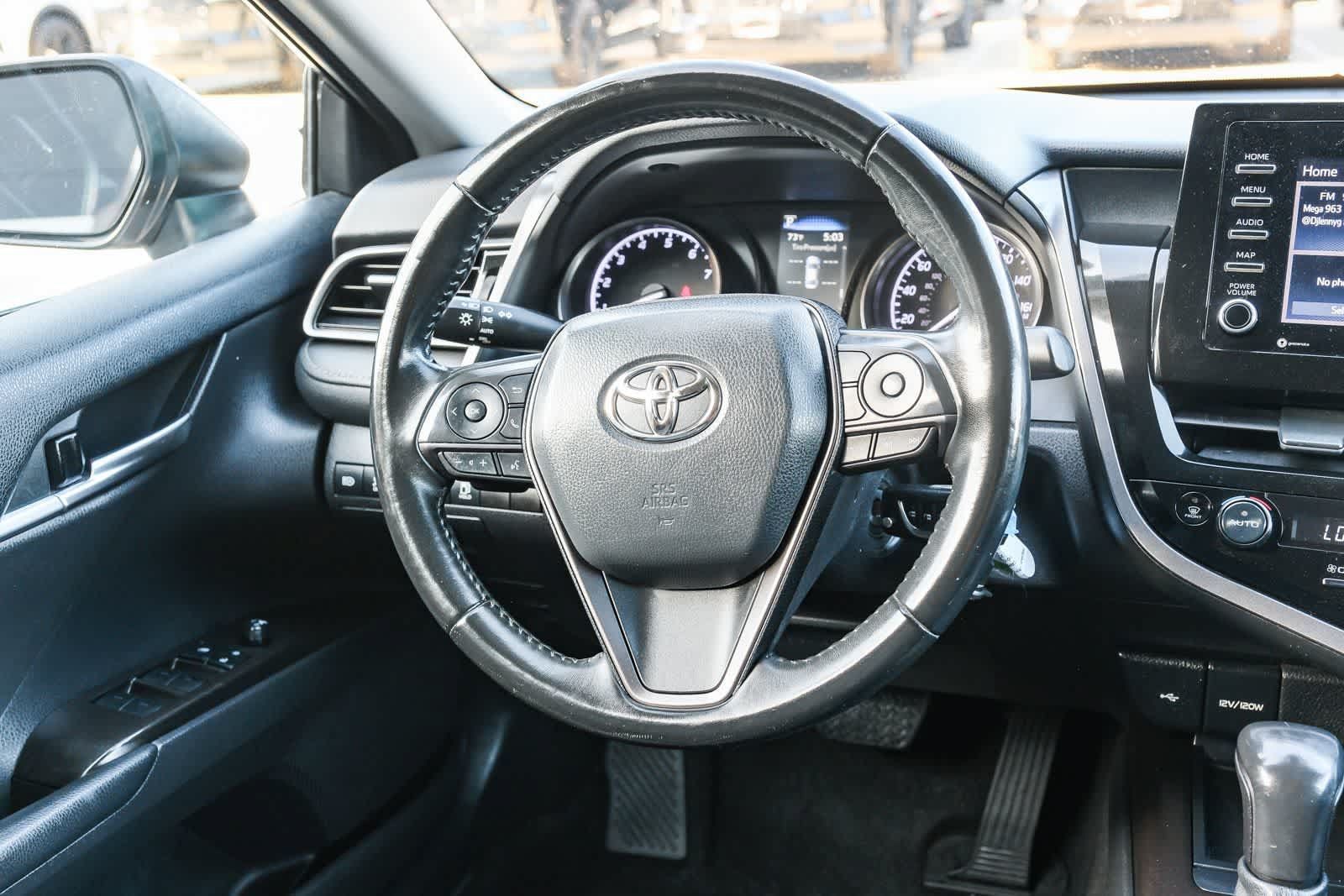 Used 2022 Toyota Camry SE FWD image 17