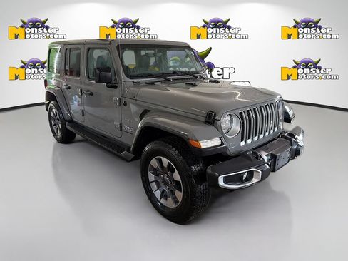Used 2023 Jeep Wrangler Unlimited Sahara w/ Cold Weather Group AWD/4WD image 3
