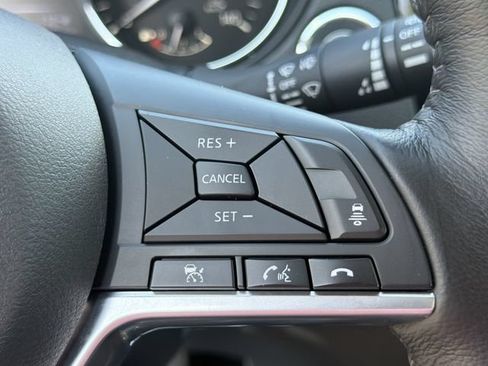 Used 2018 Nissan Rogue Sport SL FWD image 27