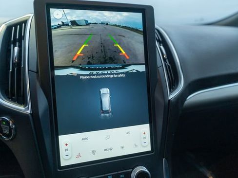 Used 2023 Ford Edge ST image 34