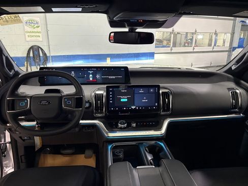 New 2026 Ford Expedition Max Platinum w/ Stealth Performance Package AWD/4WD image 15