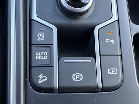 Used 2025 Kia Sorento S FWD image 22