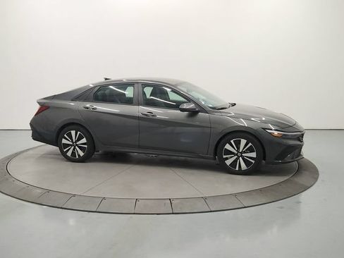 Used 2024 Hyundai Elantra SEL FWD image 9