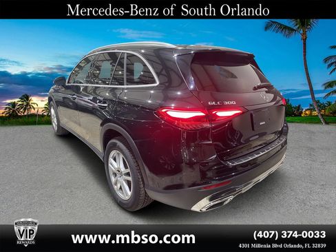 Used 2025 Mercedes-Benz GLC 300 4MATIC image 14