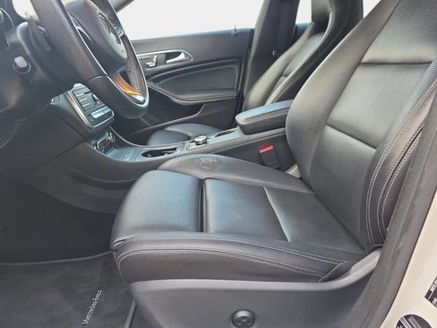 Used 2018 Mercedes-Benz CLA 250 image 27