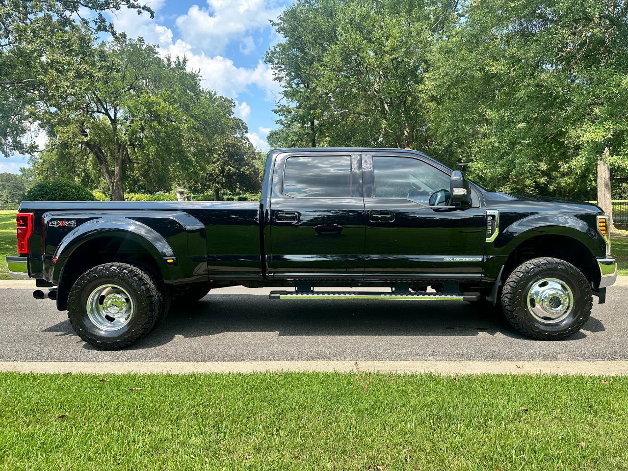 Used 2018 Ford F350 Lariat w/ Lariat Ultimate Package AWD/4WD image 4