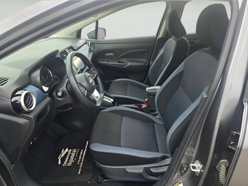 Used 2025 Nissan Versa SV FWD image 9