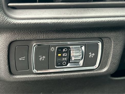 Used 2022 Lincoln Corsair FWD w/ Equipment Group 101A image 21