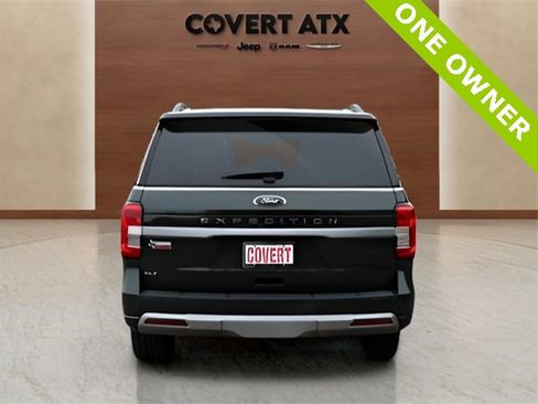 Used 2023 Ford Expedition XLT image 4