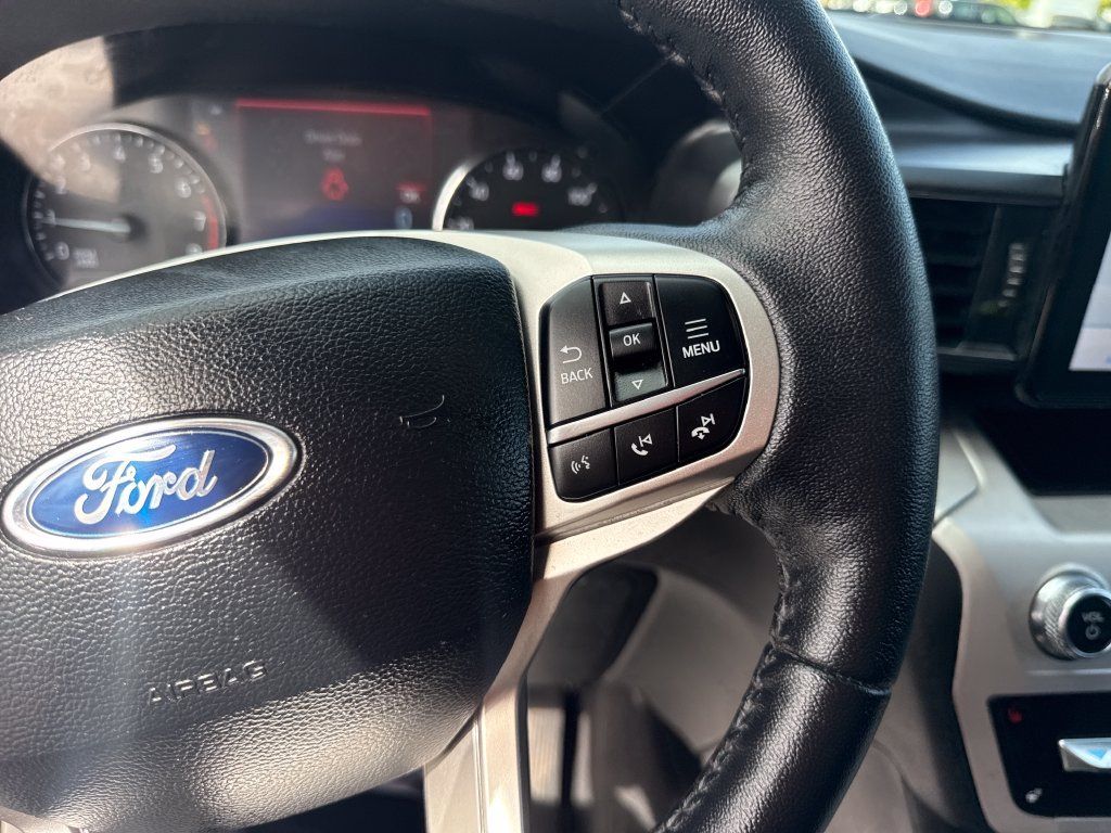Used 2024 Ford Explorer XLT w/ Equipment Group 202A AWD/4WD image 41
