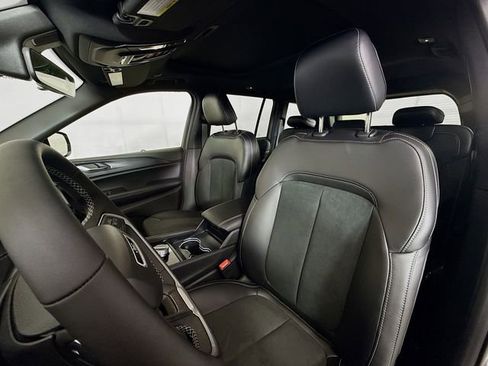 New 2025 Jeep Grand Cherokee Laredo image 20