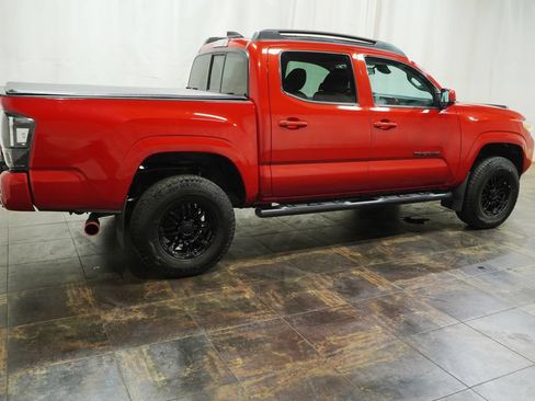 Used 2020 Toyota Tacoma SR AWD/4WD image 4