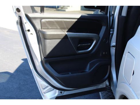 Used 2015 Nissan Armada SV image 12