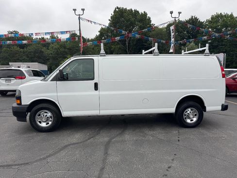 Used 2019 Chevrolet Express 2500 Extended image 6