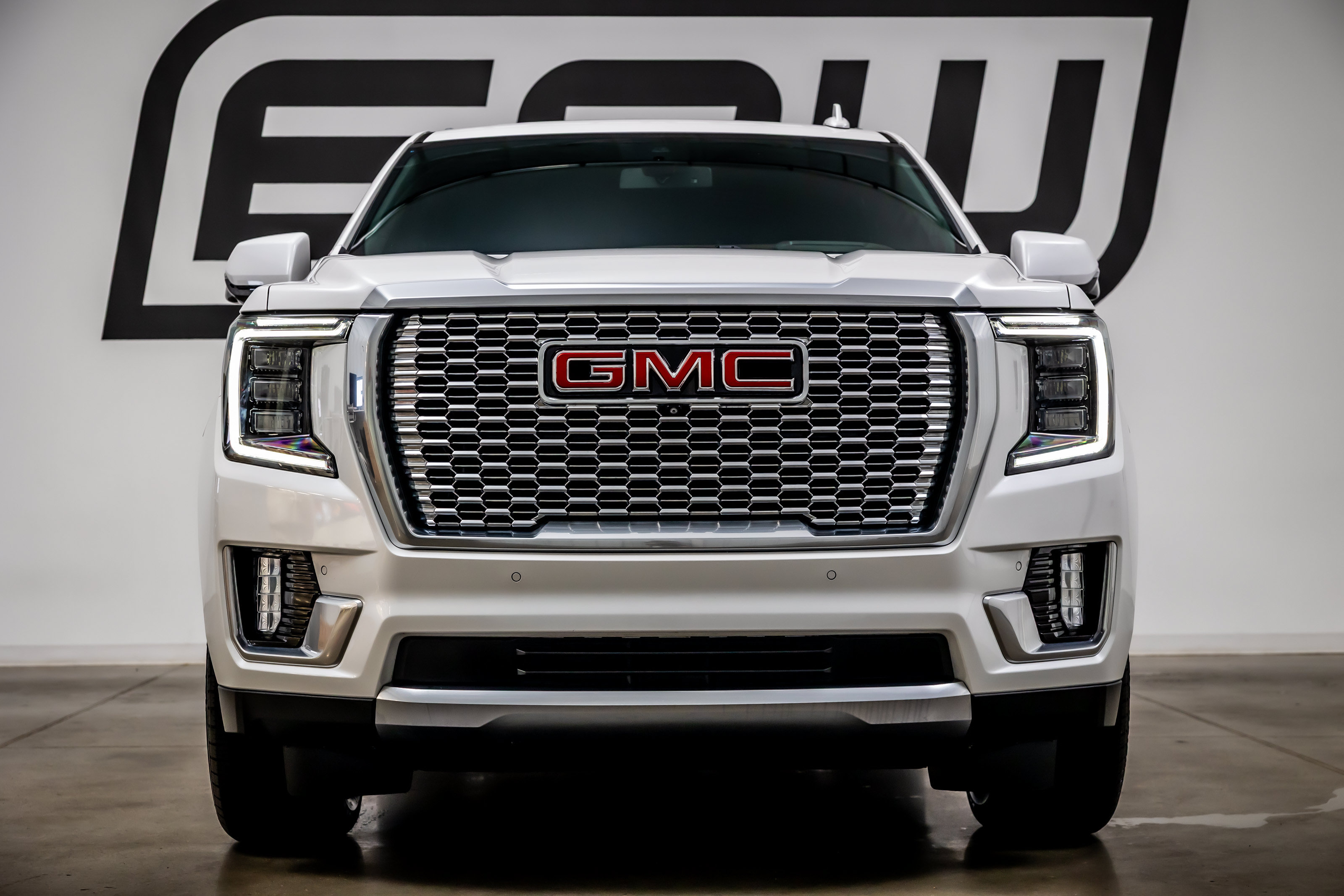 Used 2022 GMC Yukon XL Denali RWD image 4