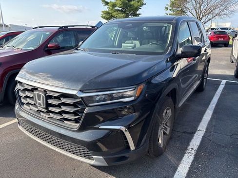 Used 2025 Honda Pilot EX-L image 3