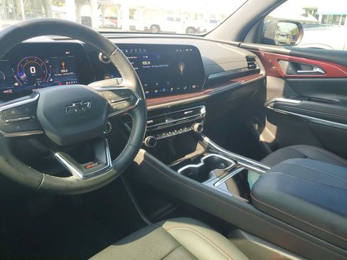 Used 2025 Chevrolet Traverse Z71 w/ Driver Confidence Package AWD/4WD image 16