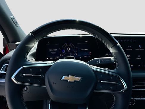 New 2025 Chevrolet Traverse LT w/ Enhanced Driving Package image 11