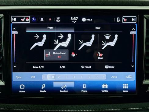 Used 2025 Chrysler Pacifica Select image 19