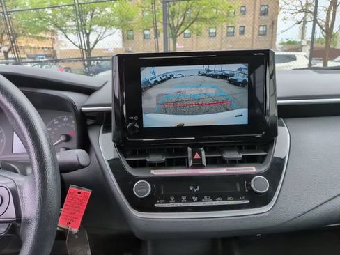 Used 2024 Toyota Corolla LE FWD image 17