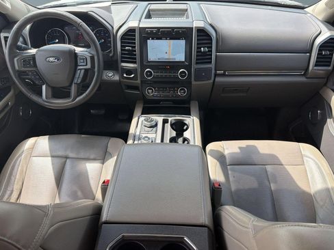 Used 2018 Ford Expedition Max XLT w/ Equipment Group 202A AWD/4WD image 15
