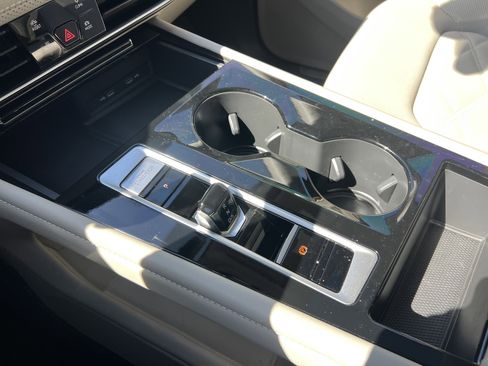 Used 2024 Volkswagen Atlas SE w/ Panoramic Sunroof Package image 24