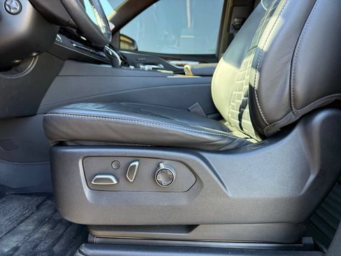 Used 2023 Cadillac Escalade Sport Platinum w/ LPO, ONYX Package AWD/4WD image 9