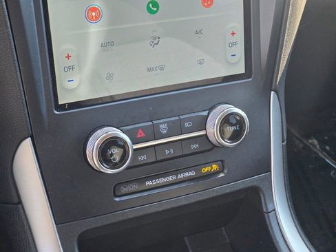 Certified 2024 Ford Edge SE w/ Black Appearance Package image 25