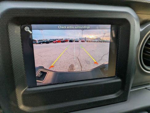 Certified 2023 Jeep Gladiator Sport image 25