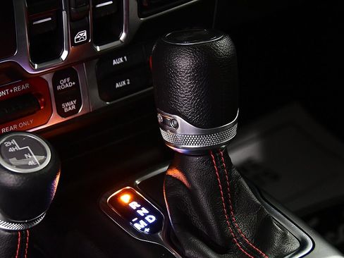 Used 2022 Jeep Wrangler Unlimited Rubicon w/ Cold Weather Group image 21