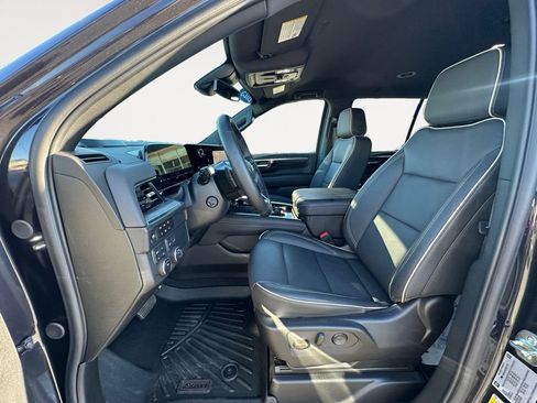 Used 2025 Chevrolet Tahoe Premier AWD/4WD image 9