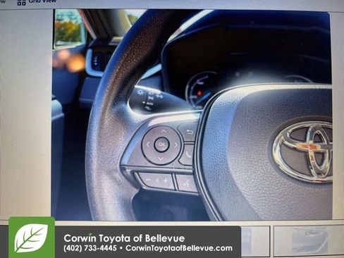 Used 2025 Toyota RAV4 XLE image 15
