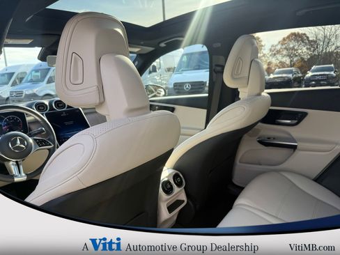 Used 2024 Mercedes-Benz GLC 300 4MATIC image 21