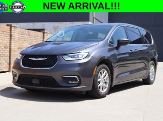 Used 2023 Chrysler Pacifica Touring-L FWD video 1